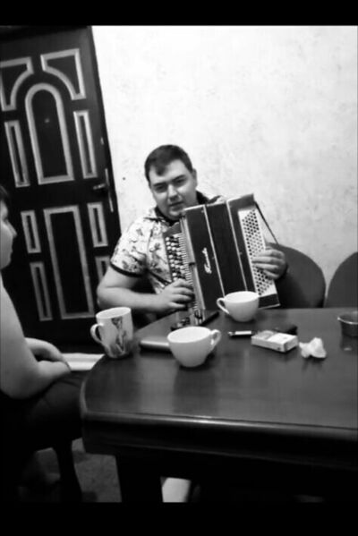  ,   Artem, 33 ,   ,   