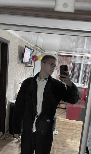  ,   Vlad, 21 ,   ,   