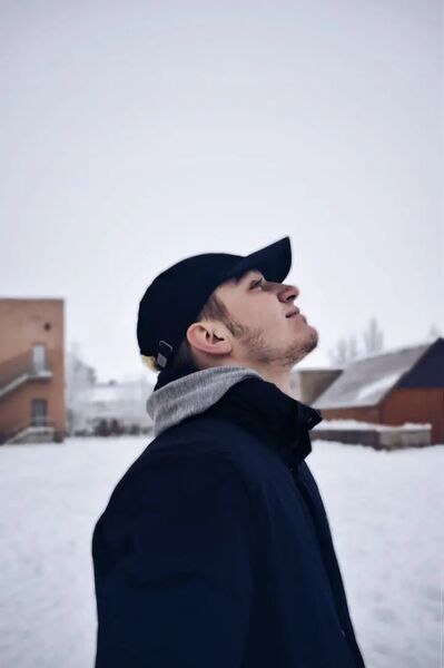  ,   Anton, 21 ,   ,   , c , 