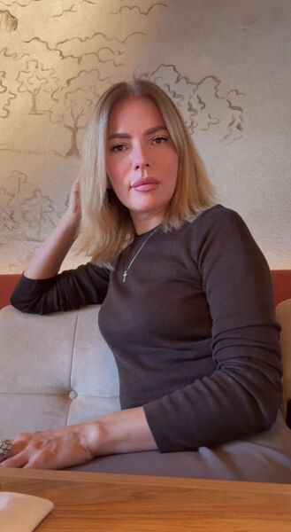  ,   Elena, 44 ,   , 