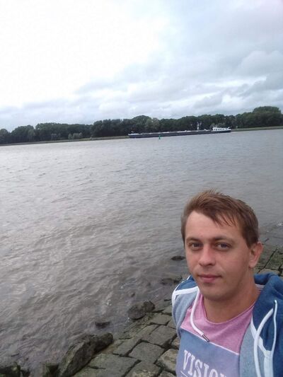  ,   Denis, 39 ,   ,   , c 