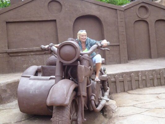  ,   Sveta, 63 ,   ,   , c 