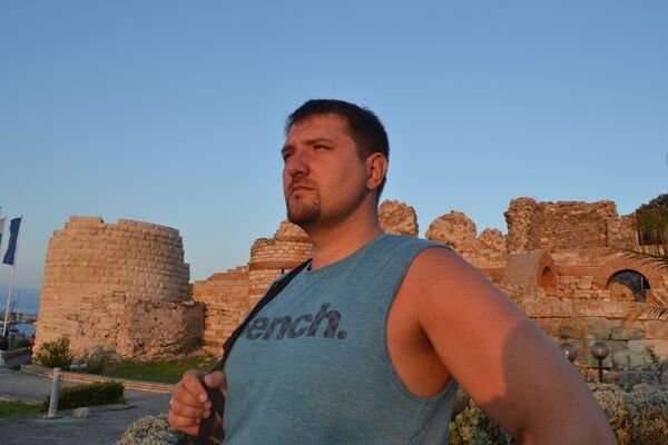  ,   Max, 44 ,   