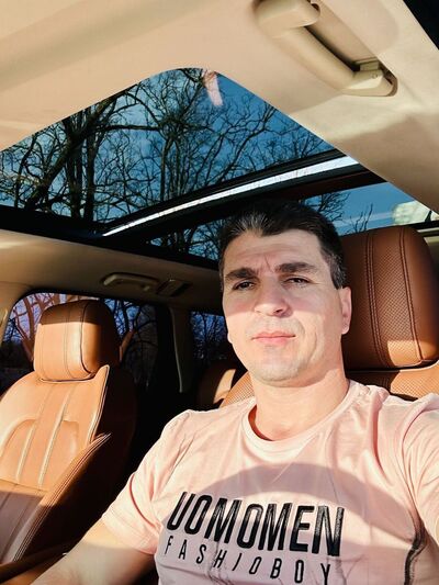  ,   Ali, 42 ,   ,   