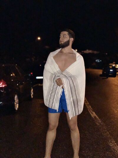  ,   Elyar, 27 ,     