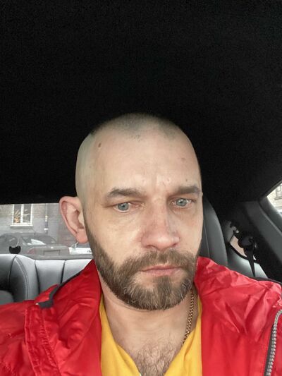  ,   Artem, 42 ,   ,   