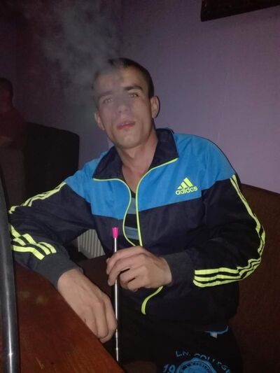 ,   Igor, 32 ,  