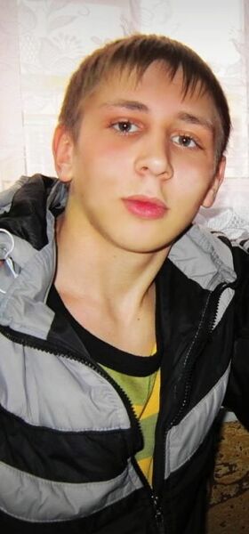  ,   Artem, 32 ,   