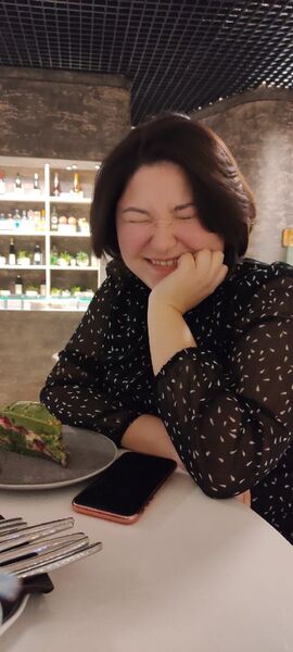  ,   Amina, 22 ,  