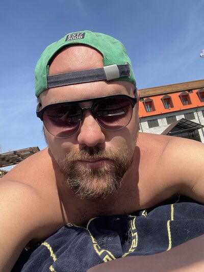  ,   Erik, 41 ,   ,   