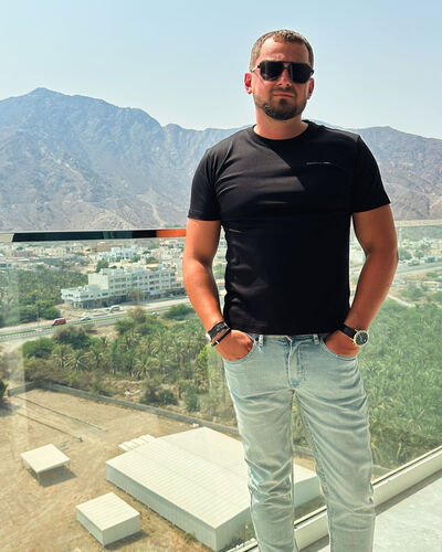  ,   Ruslan, 37 ,   ,   
