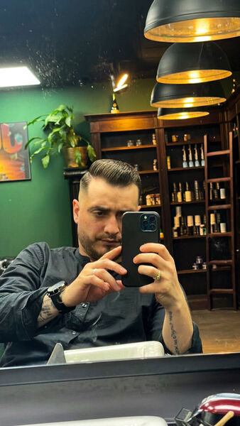  ,   Albert, 33 ,   ,   