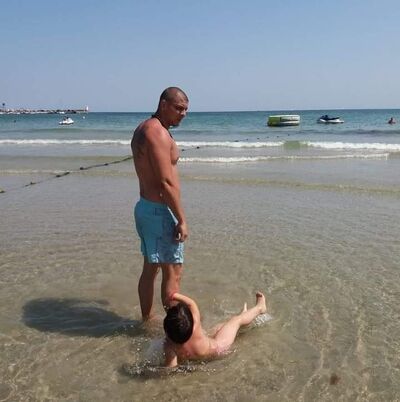  ,   Kris, 36 ,   ,   