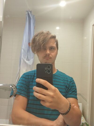  ,   Kendal, 25 ,   