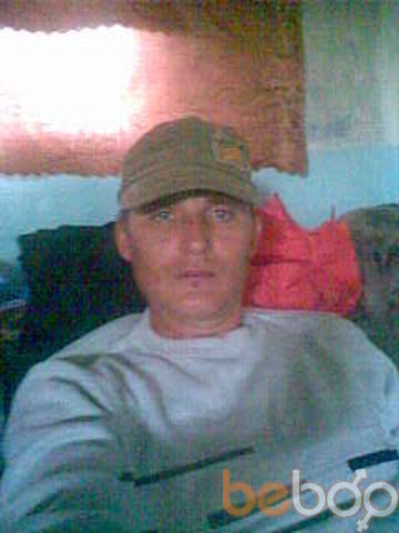  ,   Viktor, 46 ,   