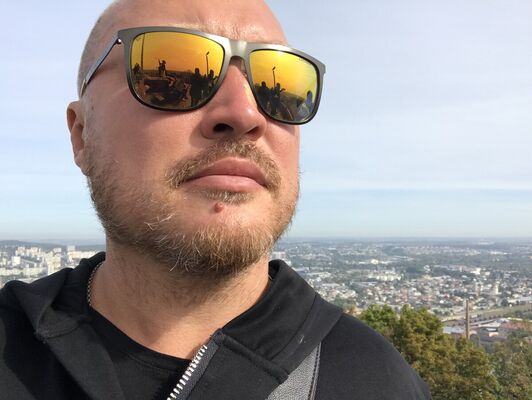  ,   Denis, 44 ,   ,   , c 