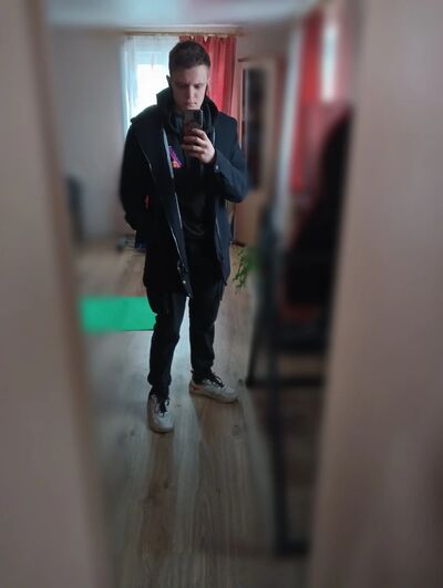  ,   Ivan, 24 ,  