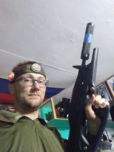  ,   Anton, 39 ,  