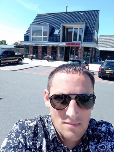  ,   Iurie, 42 ,   ,   , c , 