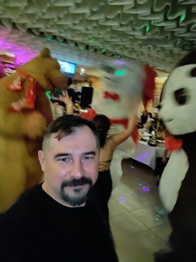  ,   Maks, 37 ,   ,   , c 