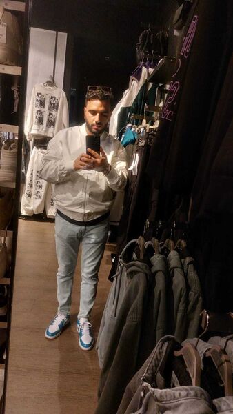  ,   Hicham, 33 ,   ,   