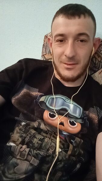  ,   Guram, 33 ,   ,   