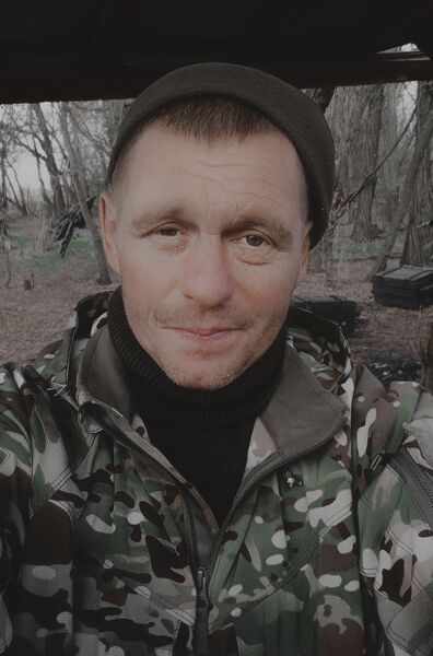  ,   Viktor, 45 ,   ,   