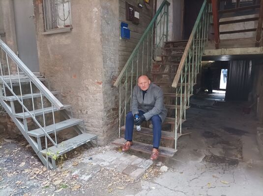  ,   Alex, 44 ,   ,   