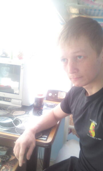  ,   Sergei, 32 ,   
