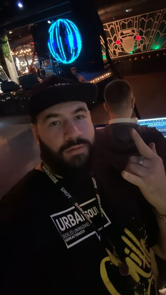  ,   Artem, 34 ,   , c 