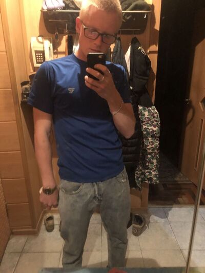  ,   Valerian, 32 ,   ,   , c , 