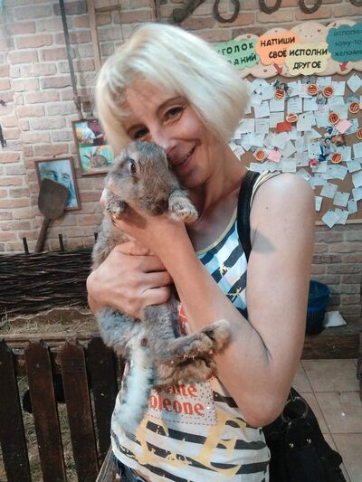  --,   Lana, 50 ,     , c 