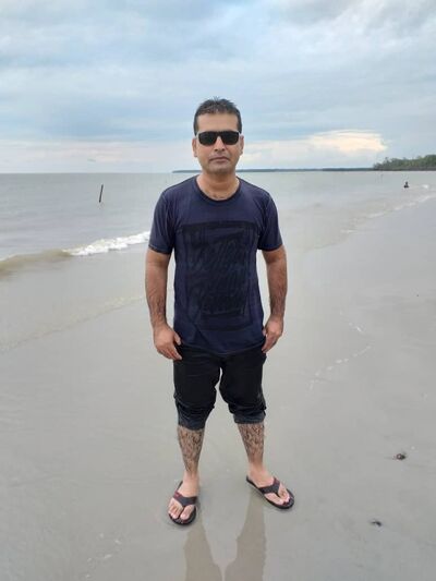 -,   Khan, 25 ,   ,   , c 