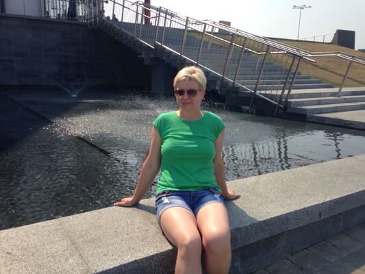  ,   Lena, 43 ,   ,   