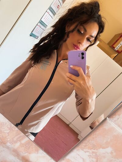  Mullins,   Nadya, 28 ,   ,   , c , 