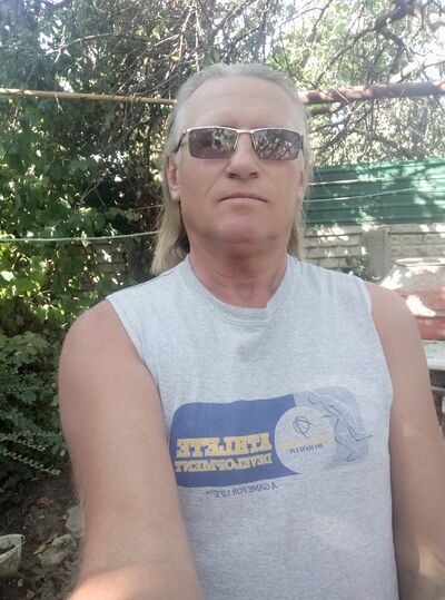  ,   Leon, 58 ,   ,   , c 
