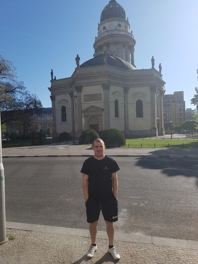  ,   Andrej, 40 ,   ,   , c 