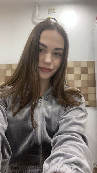  ,   Lolita, 21 ,   ,   