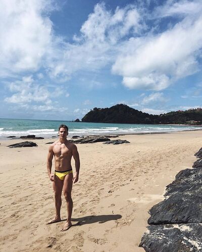  ,   Denis, 31 ,   