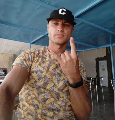  ,   Artem, 39 ,   ,   