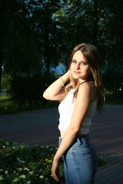  ,   Kat, 27 ,   