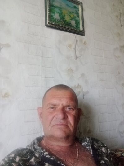  ,   Oleg, 52 ,   ,   