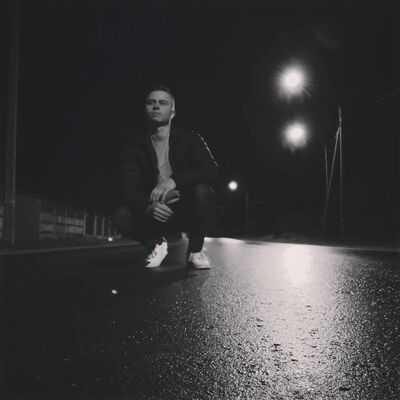  ,   Den, 24 ,  
