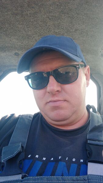  ,   Denis, 39 ,   ,   
