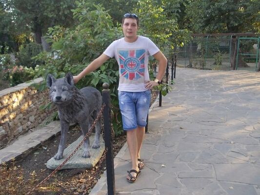  ,   Artur, 32 ,   ,   , c 