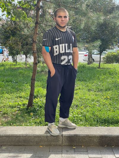  ,   Aziz, 27 ,   c 