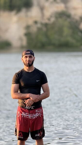  -,   Malik, 28 ,   ,   , c 