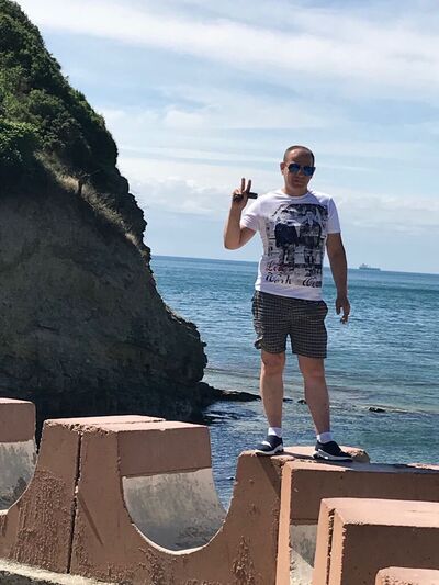  ,   Viktor, 48 ,   ,   