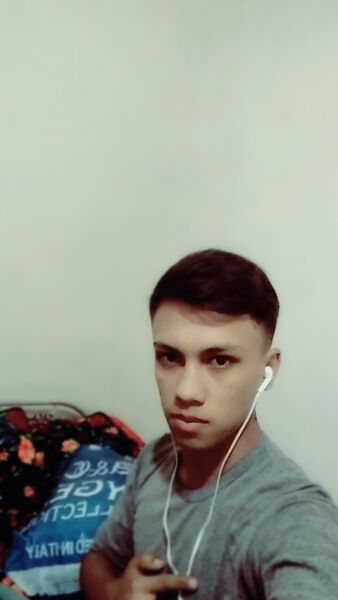  ,   Ayzik, 25 ,   