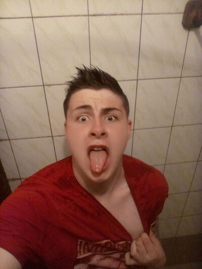  ,   Sergey, 32 ,   